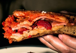 MORTADELLA SANDWICH