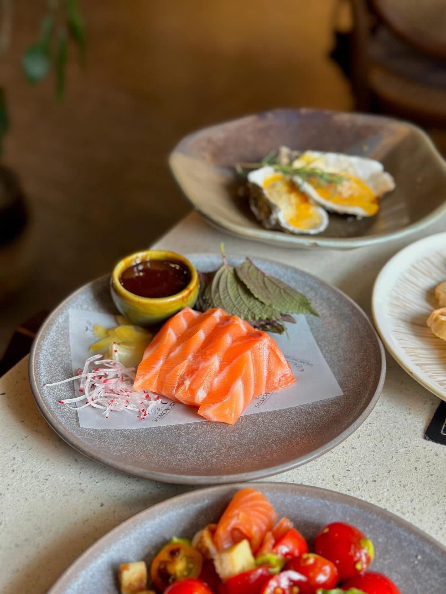 SALMON SASHIMI